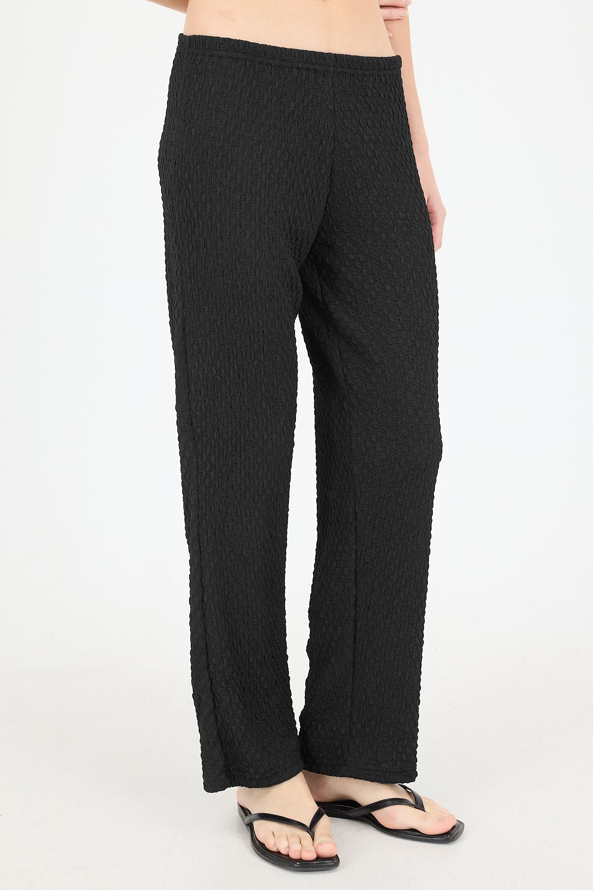Black_Textured-Elastic-Waist-Wide-Leg-Pants-addax