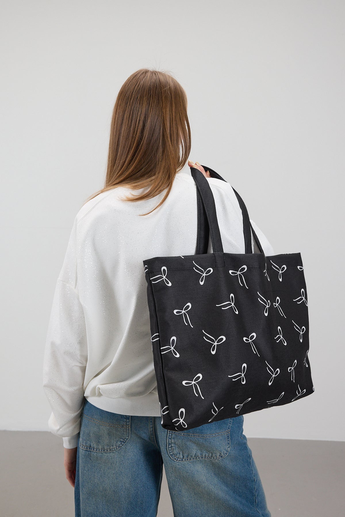 Black_Ribbon-Printed-Tote-Bag-addax