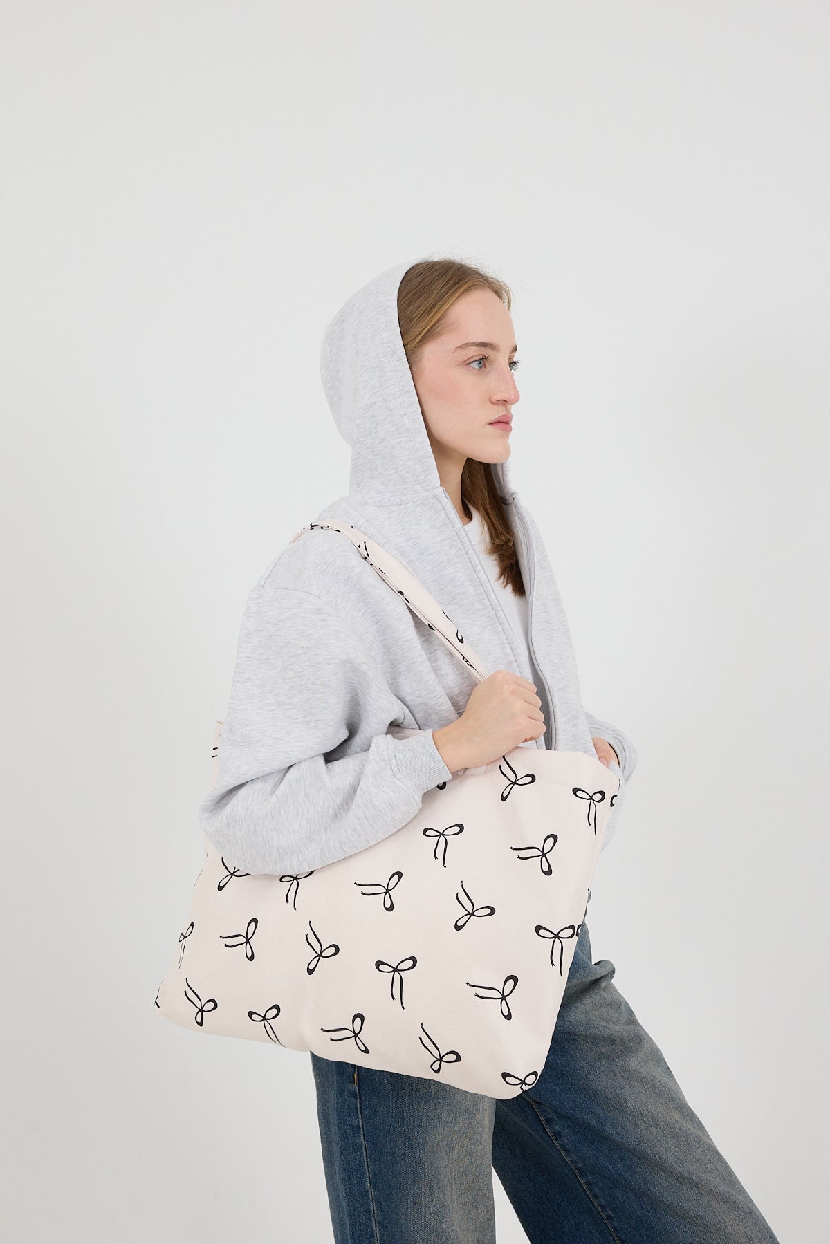 Beige_Ribbon-Printed-Tote-Bag-addax
