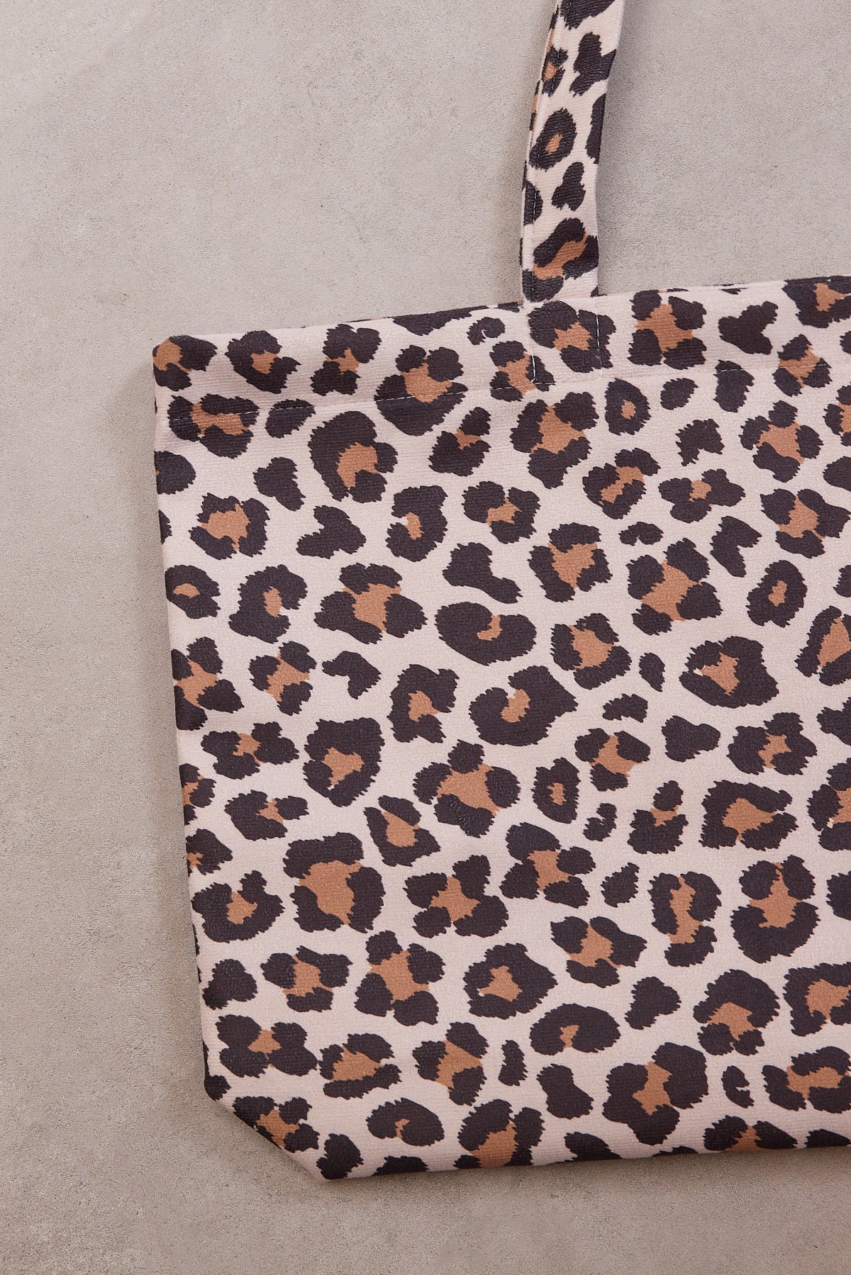 Leopard_Ribbon-Printed-Tote-Bag-addax