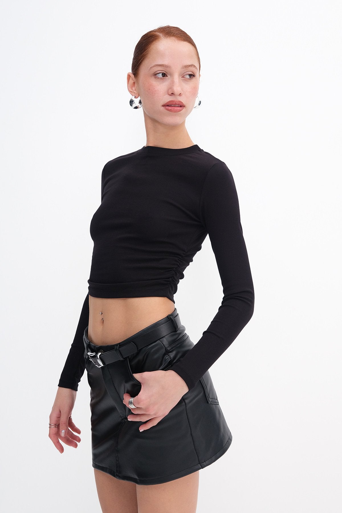 Black_Crew-Neck-Basic-Blouse- with-Gathered-Sides-addax