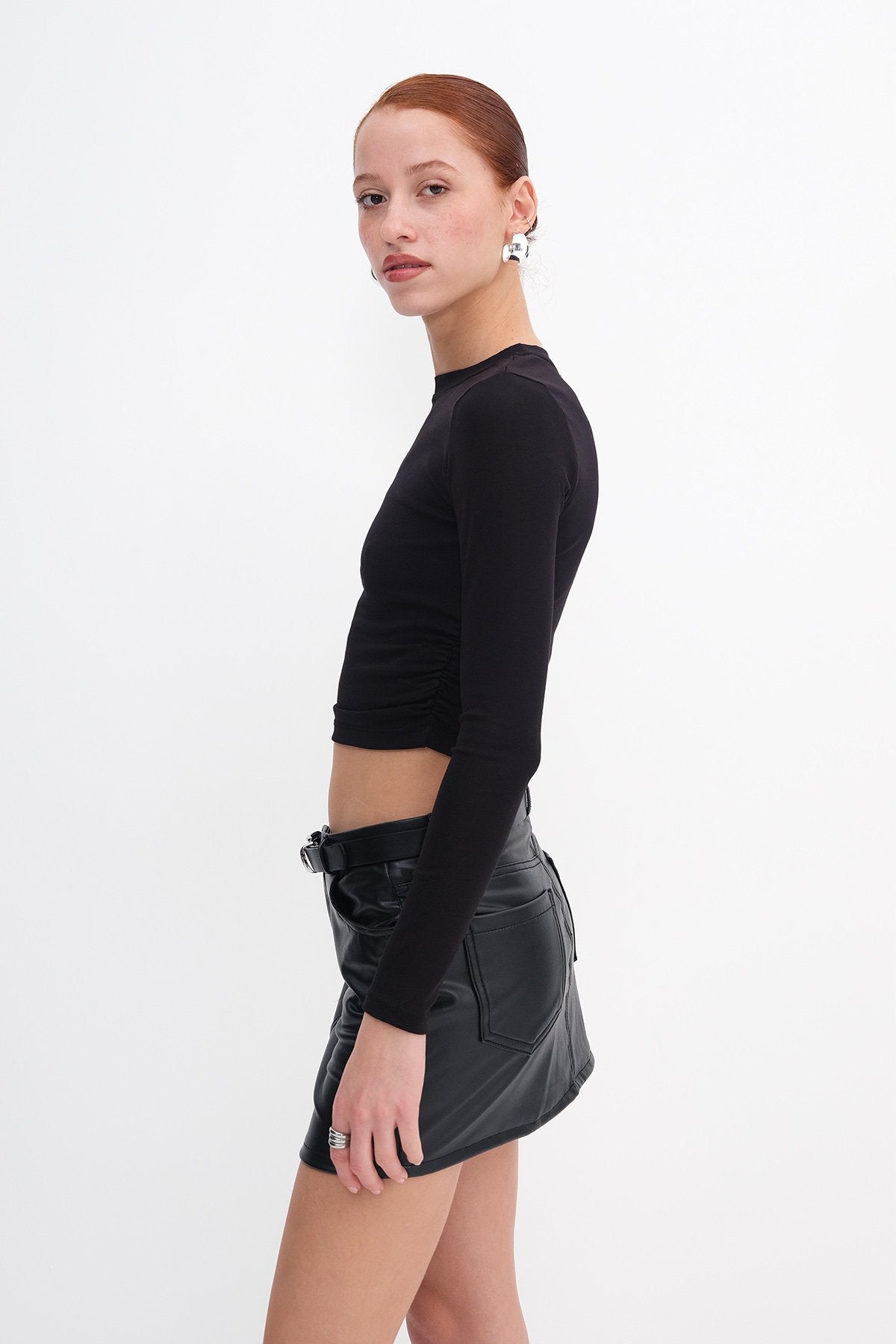 Black_Crew-Neck-Basic-Blouse- with-Gathered-Sides-addax