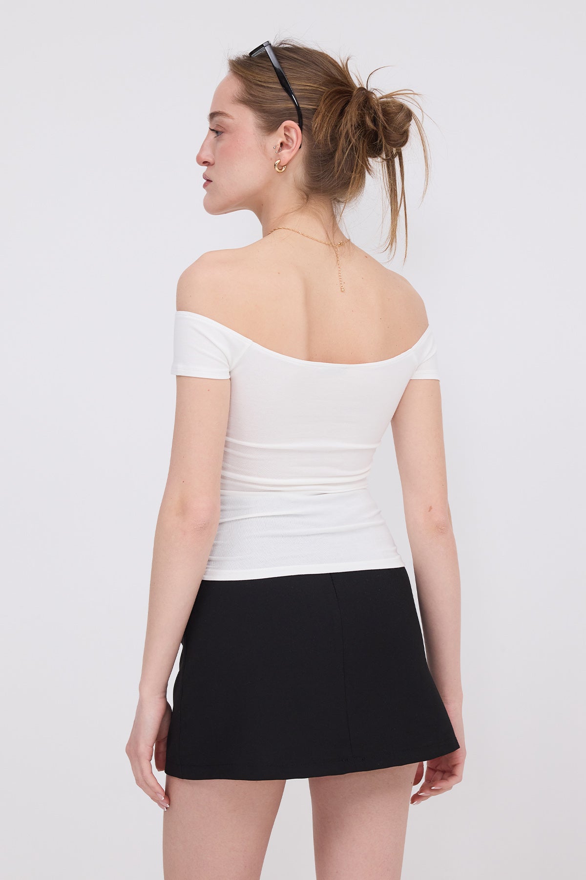 Ecru_Boat-Neck-T-shirt-addax