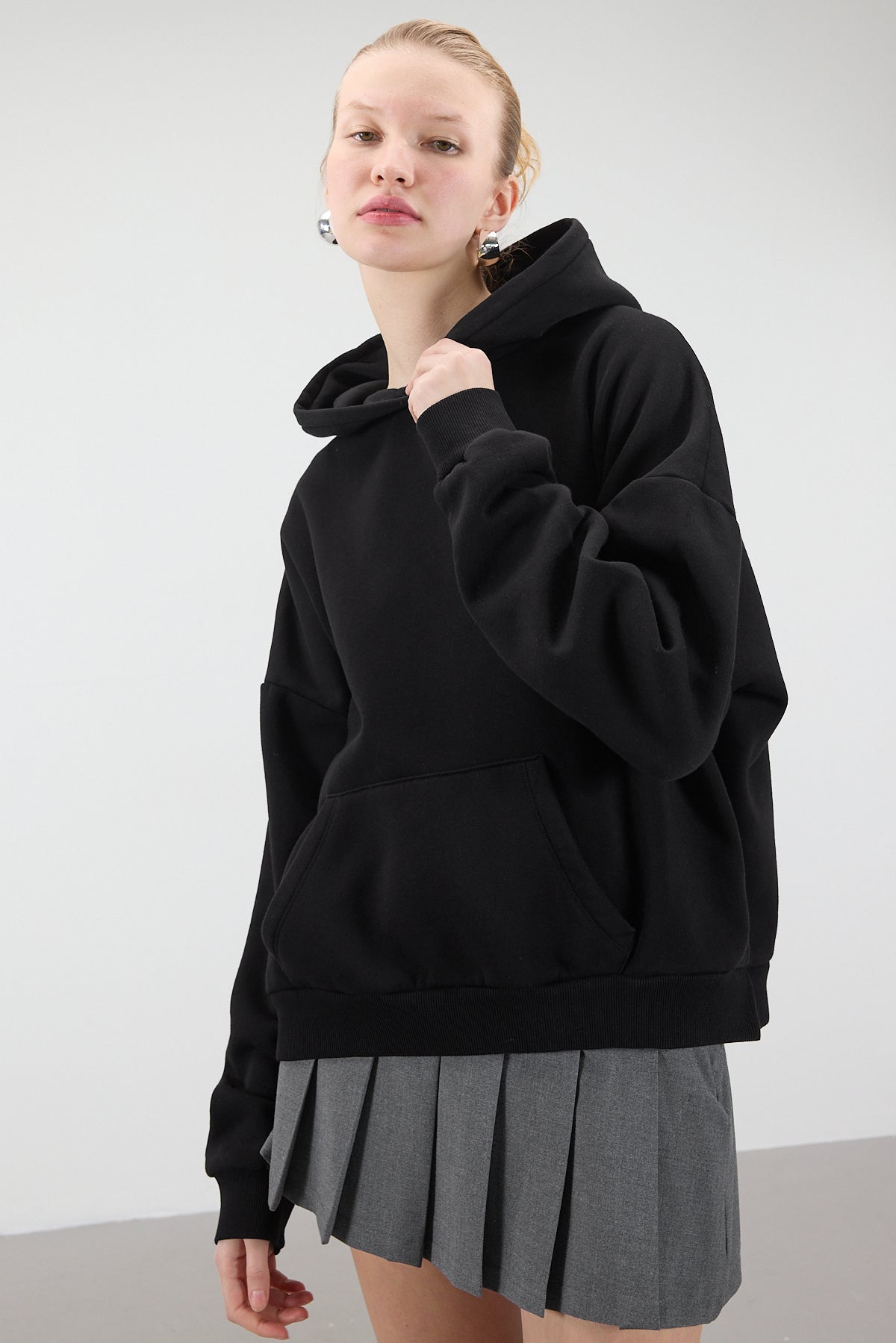 Black_Hooded-Brushed-Basic-Sweatshirt-addax