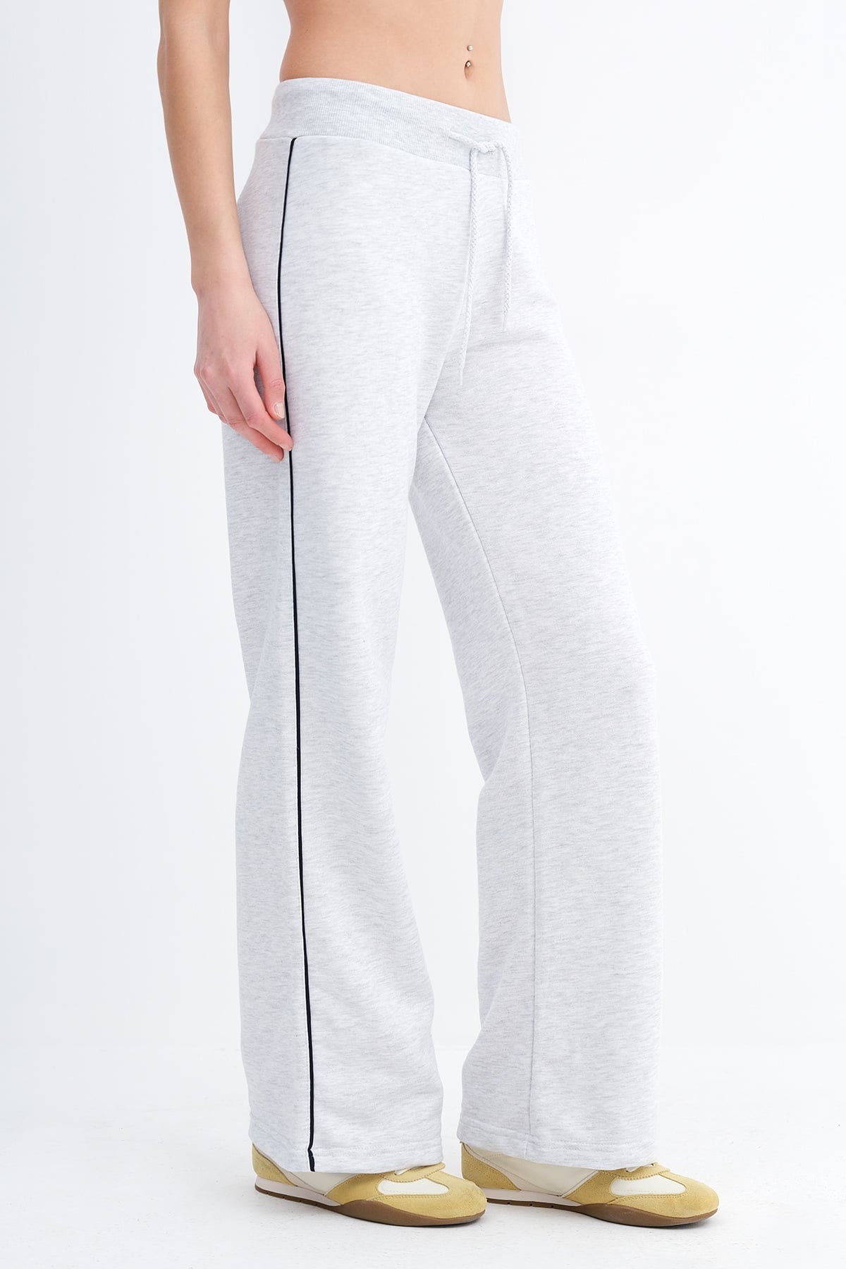 Snow-navy-blue_Side-Stripe-Wide-Leg-Sweatpants-addax