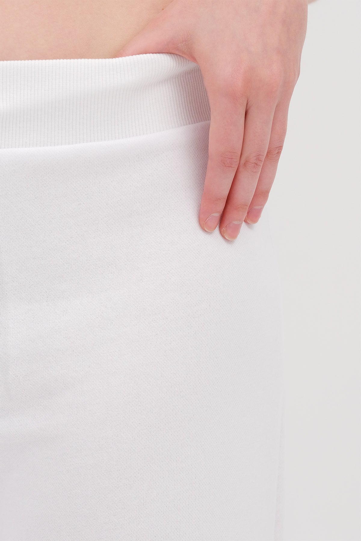 White_Elastic-Waist-Wide-Leg-Sweatpants-addax