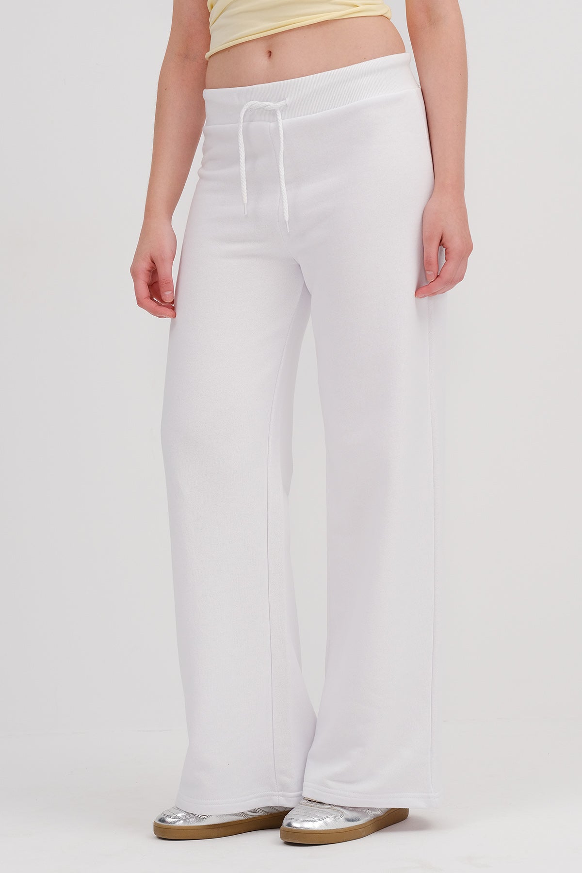 White_Elastic-Waist-Wide-Leg-Sweatpants-addax