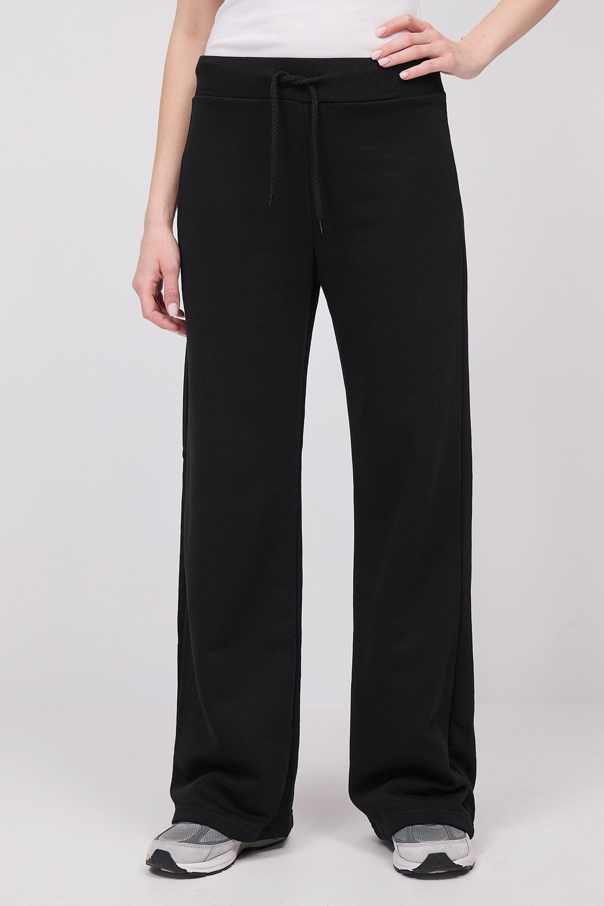 Black_Elastic-Waist-Wide-Leg-Sweatpants-addax