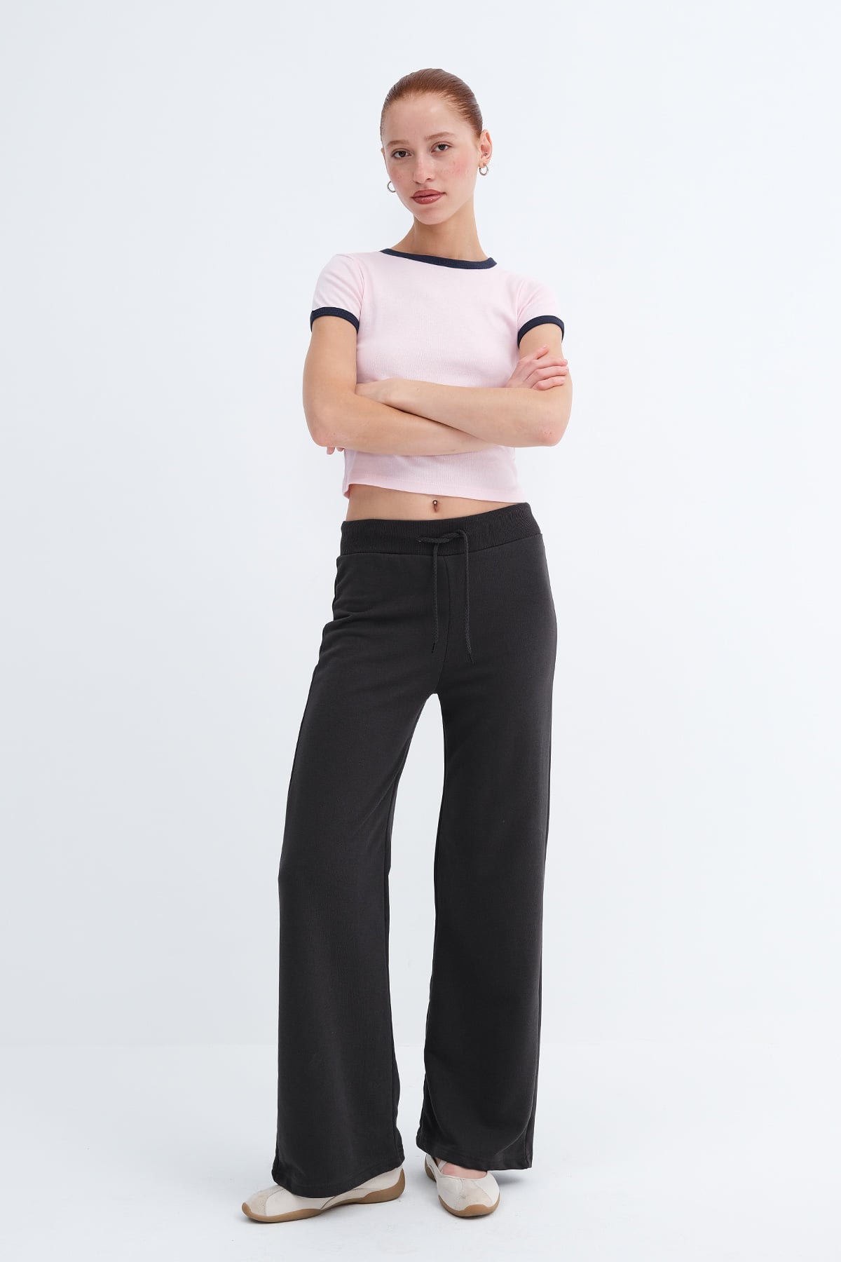 Charcoal_Elastic-Waist-Wide-Leg-Sweatpants-addax
