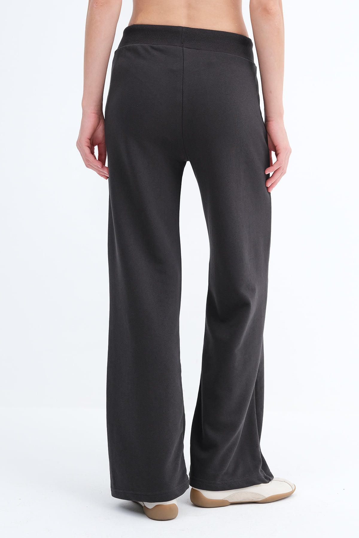 Charcoal_Elastic-Waist-Wide-Leg-Sweatpants-addax