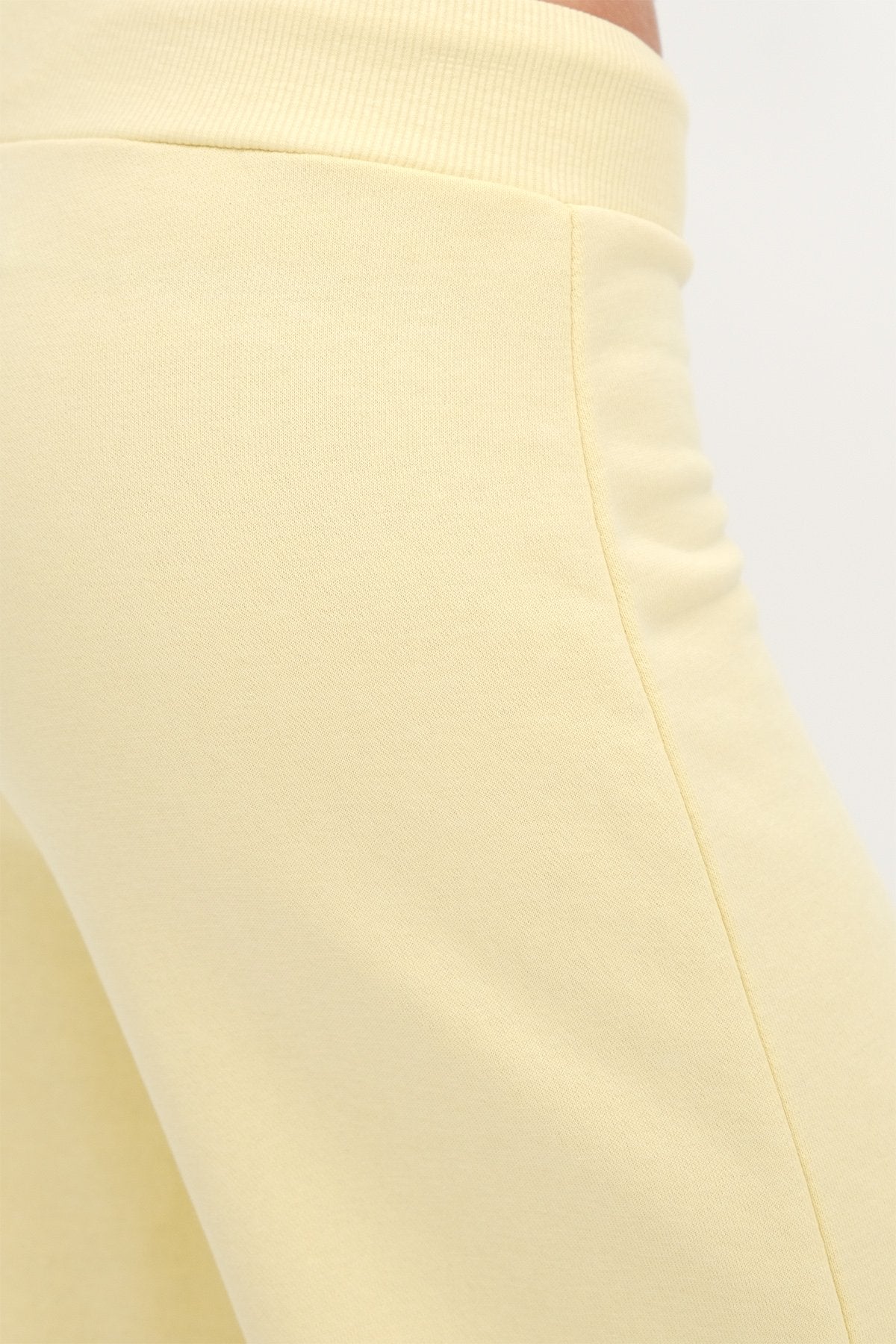 Light-Yellow_Elastic-Waist-Wide-Leg-Sweatpants-addax