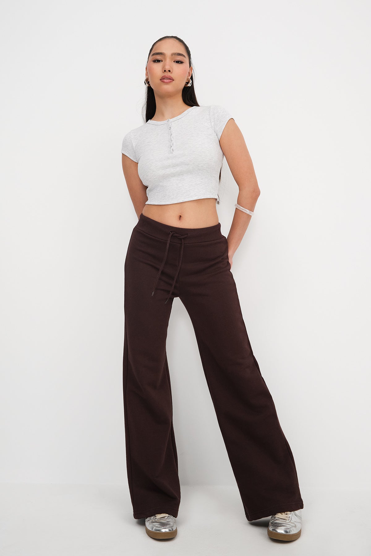 Bitter-Coffee_Elastic-Waist-Wide-Leg-Sweatpants-addax