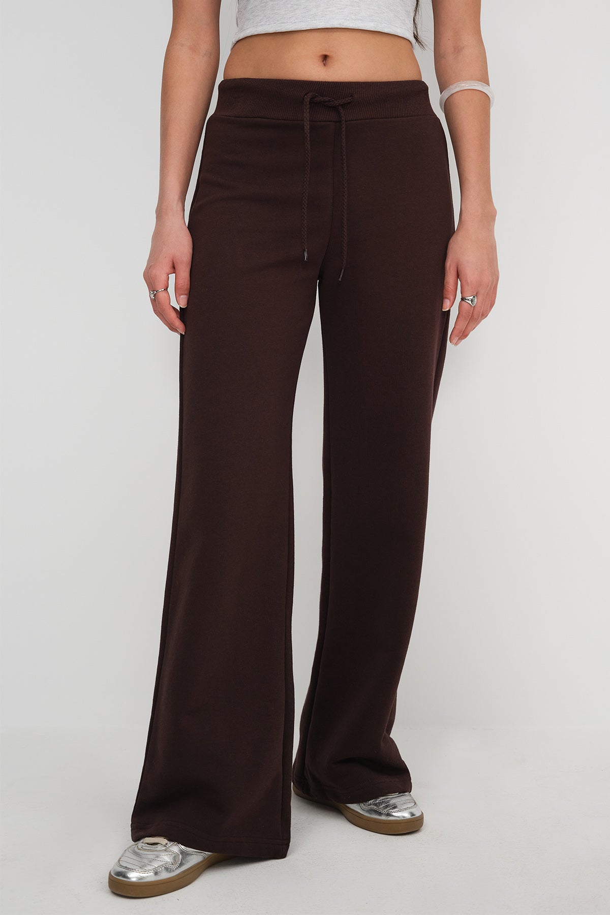 Bitter-Coffee_Elastic-Waist-Wide-Leg-Sweatpants-addax