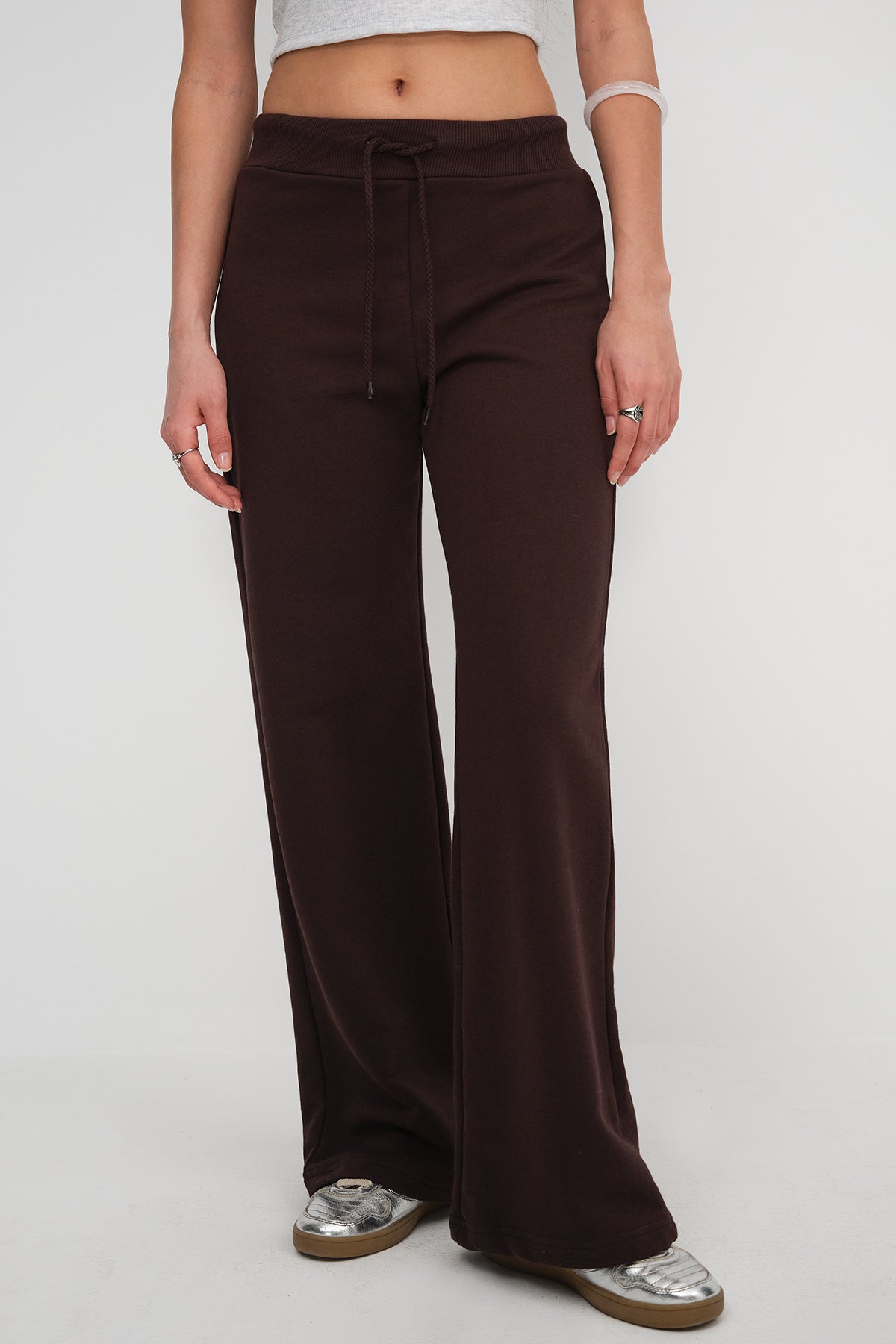 Bitter-Coffee_Elastic-Waist-Wide-Leg-Sweatpants-addax