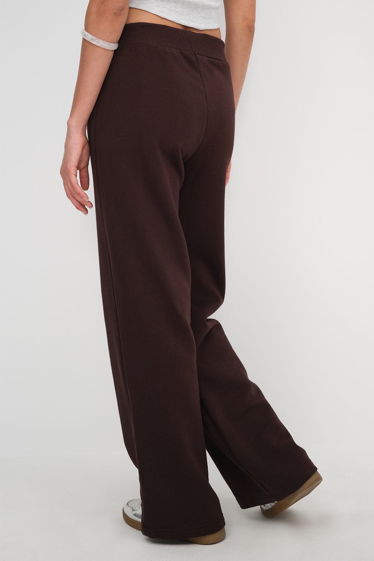 Bitter-Coffee_Elastic-Waist-Wide-Leg-Sweatpants-addax