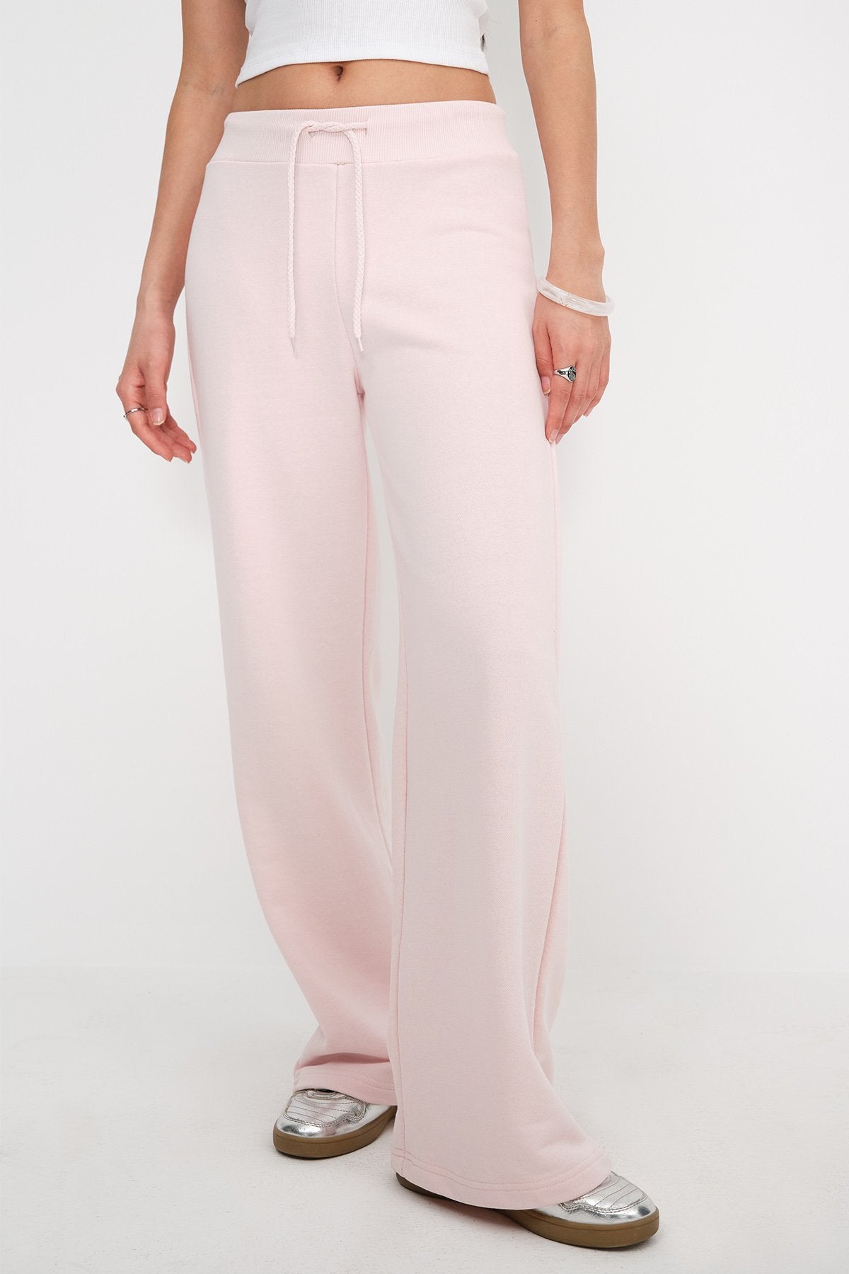 Lotus_Elastic-Waist-Wide-Leg-Sweatpants-addax