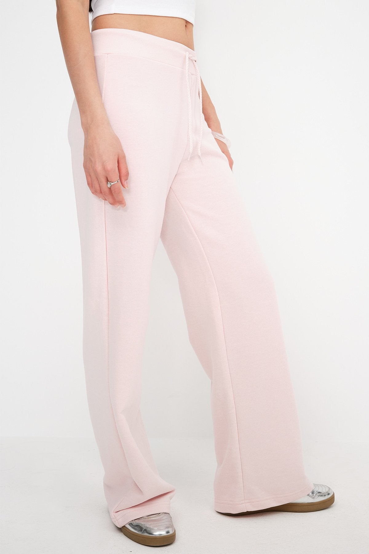 Lotus_Elastic-Waist-Wide-Leg-Sweatpants-addax