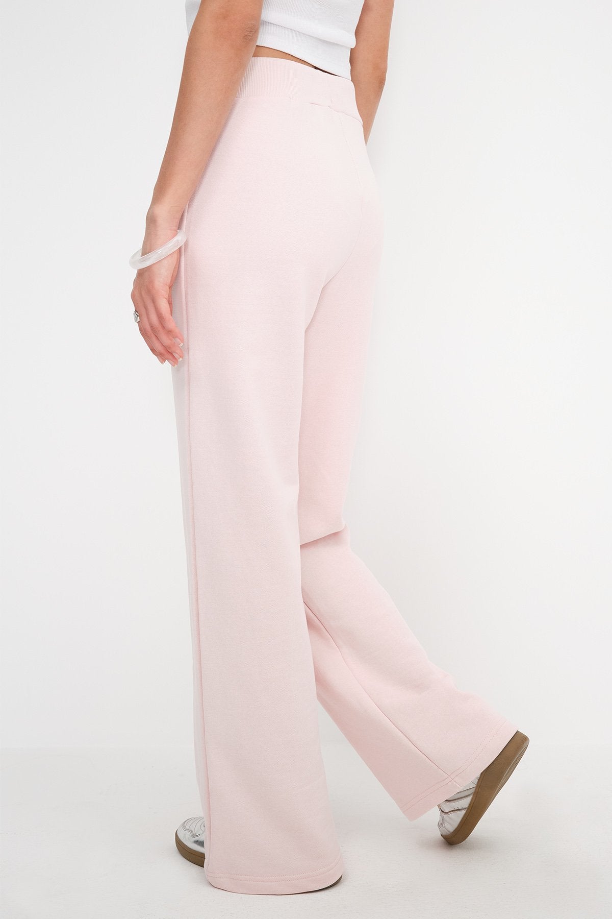 Lotus_Elastic-Waist-Wide-Leg-Sweatpants-addax