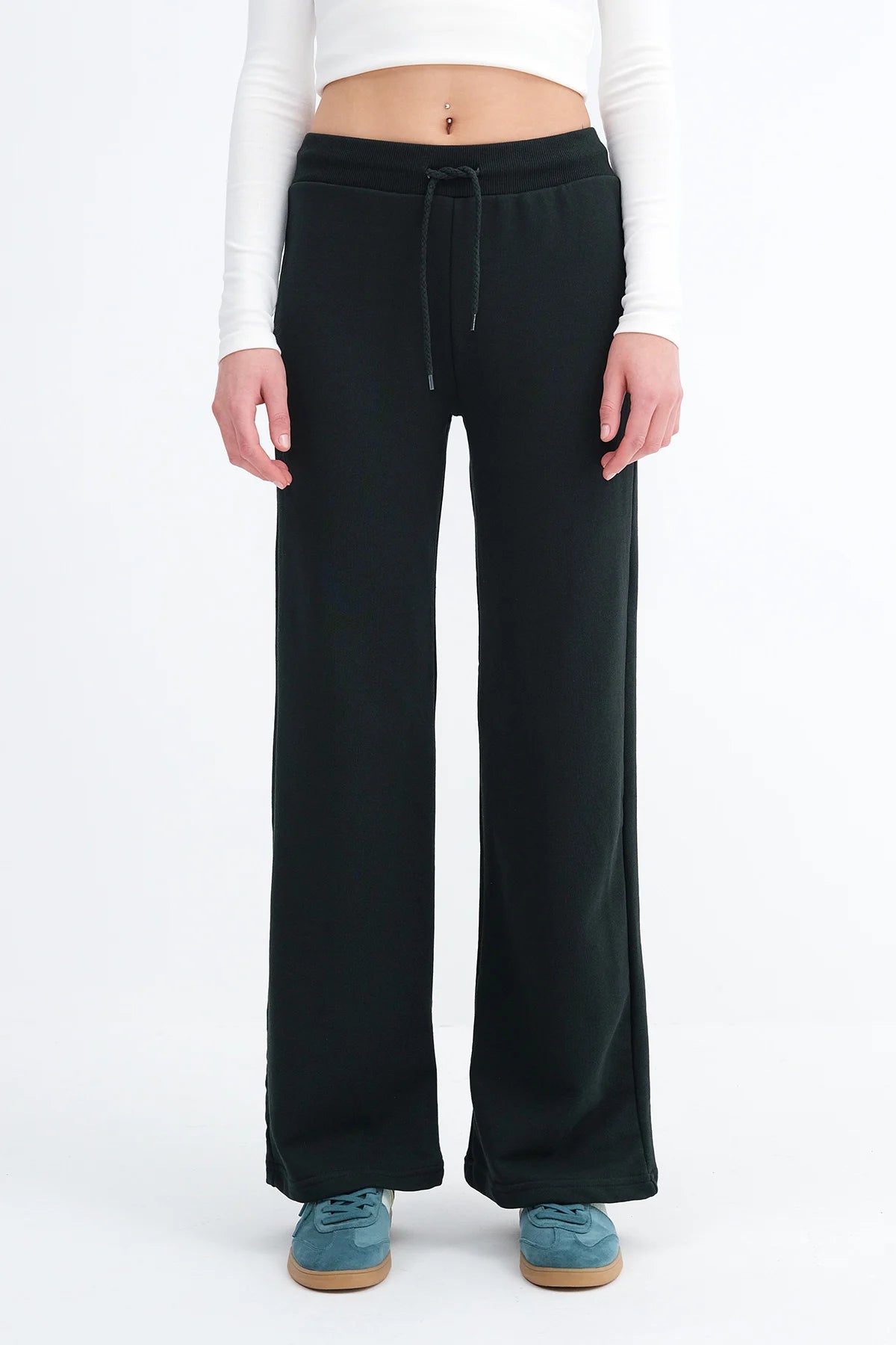 Sapphire_Elastic-Waist-Wide-Leg-Sweatpants-addax