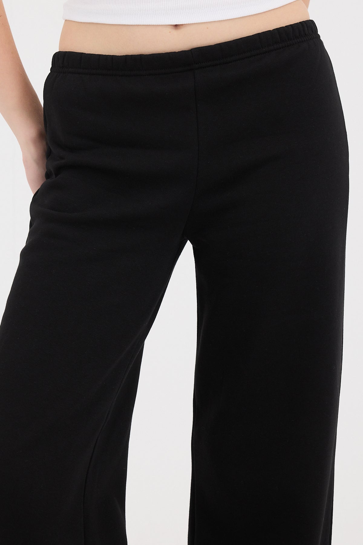 Black_Elastic-Waist-Wide-Leg-Sweatpants-addax