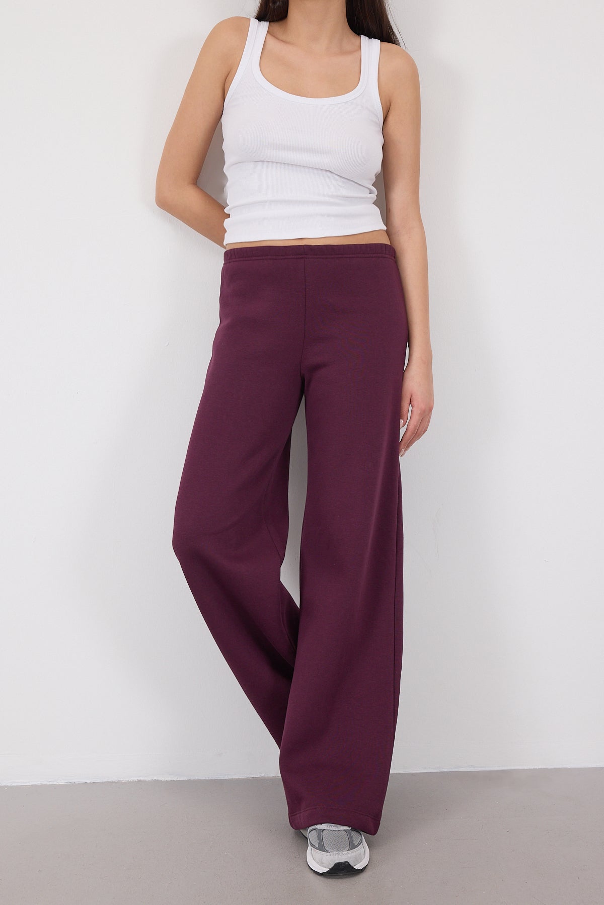Gardenia_Elastic-Waist-Wide-Leg-Sweatpants-addax