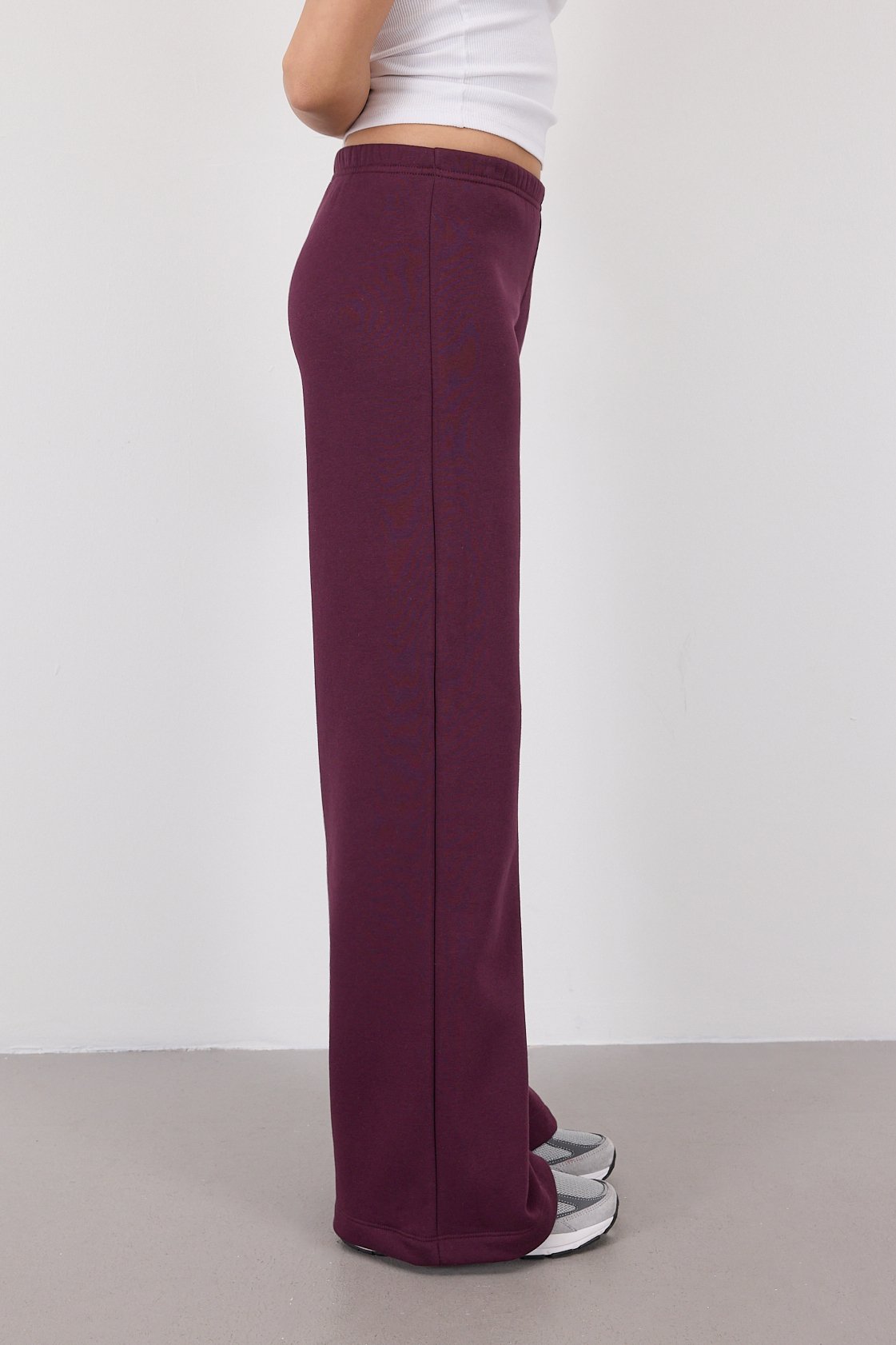 Gardenia_Elastic-Waist-Wide-Leg-Sweatpants-addax