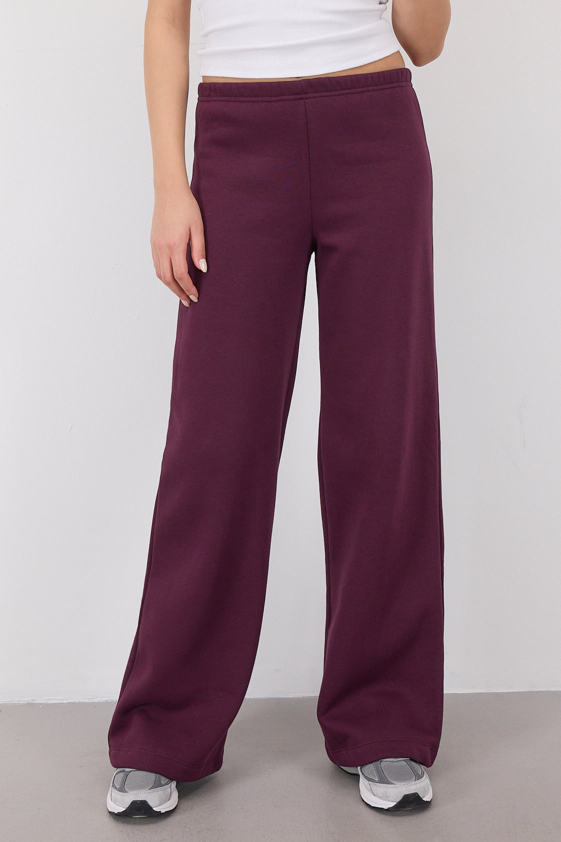 Gardenia_Elastic-Waist-Wide-Leg-Sweatpants-addax