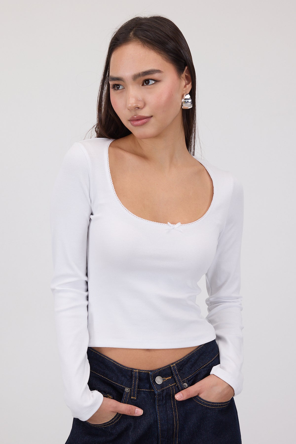 White_U-Neck-Long-Sleeve-Blouse-with-Bow-addax