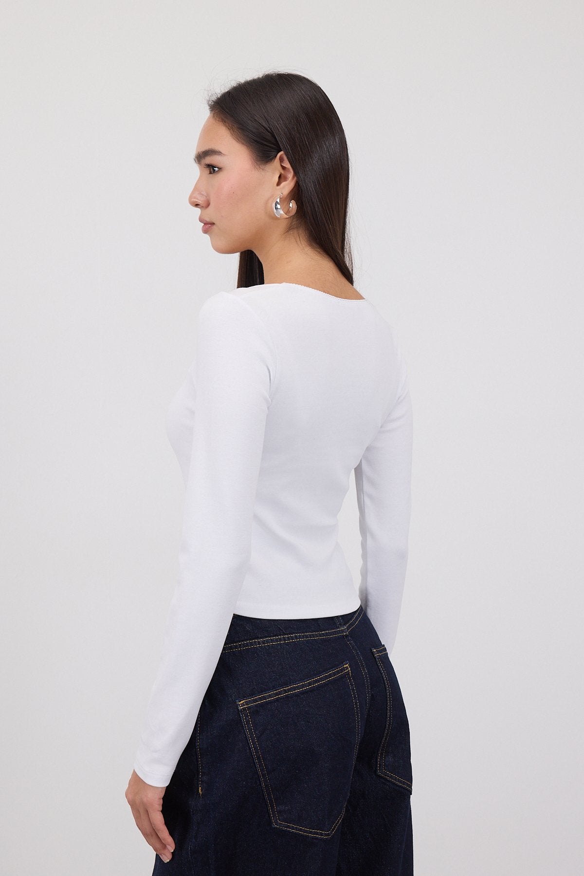 White_U-Neck-Long-Sleeve-Blouse-with-Bow-addax