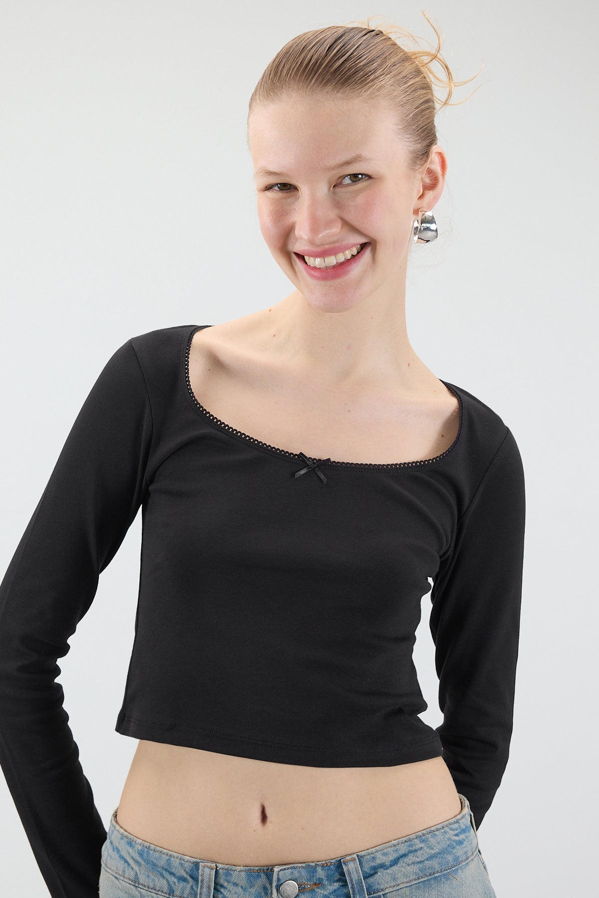 Black_U-Neck-Long-Sleeve-Blouse-with-Bow-addax