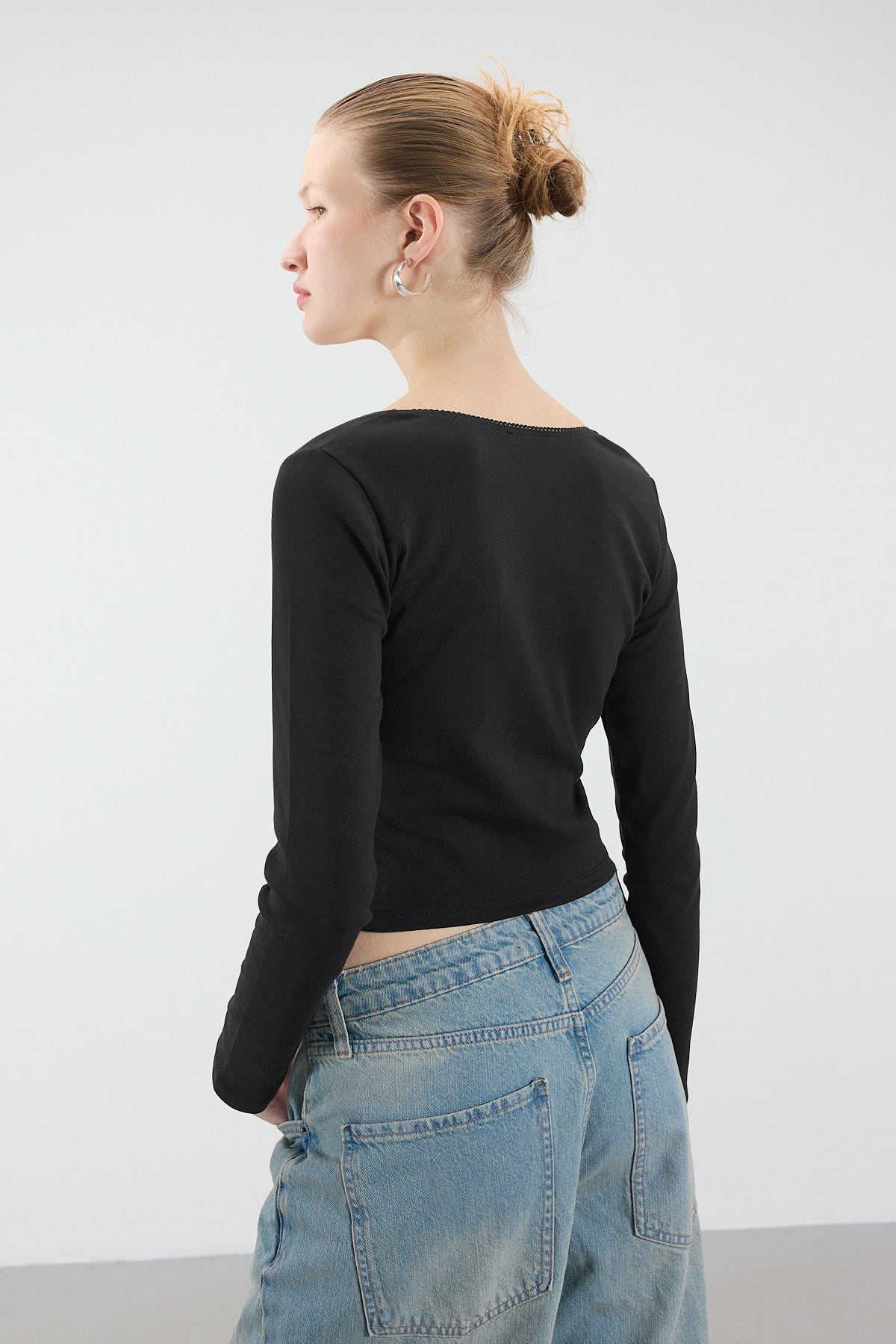 Black_U-Neck-Long-Sleeve-Blouse-with-Bow-addax