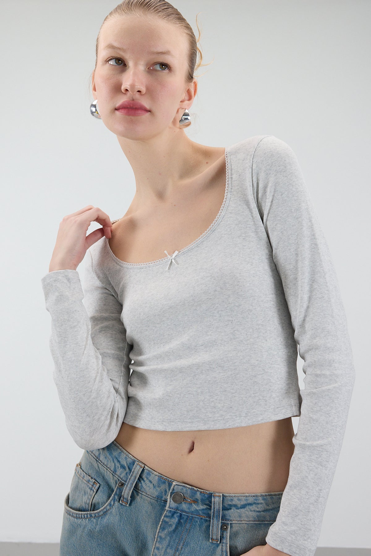 Snow-Melange_U-Neck-Long-Sleeve-Blouse-with-Bow-addax