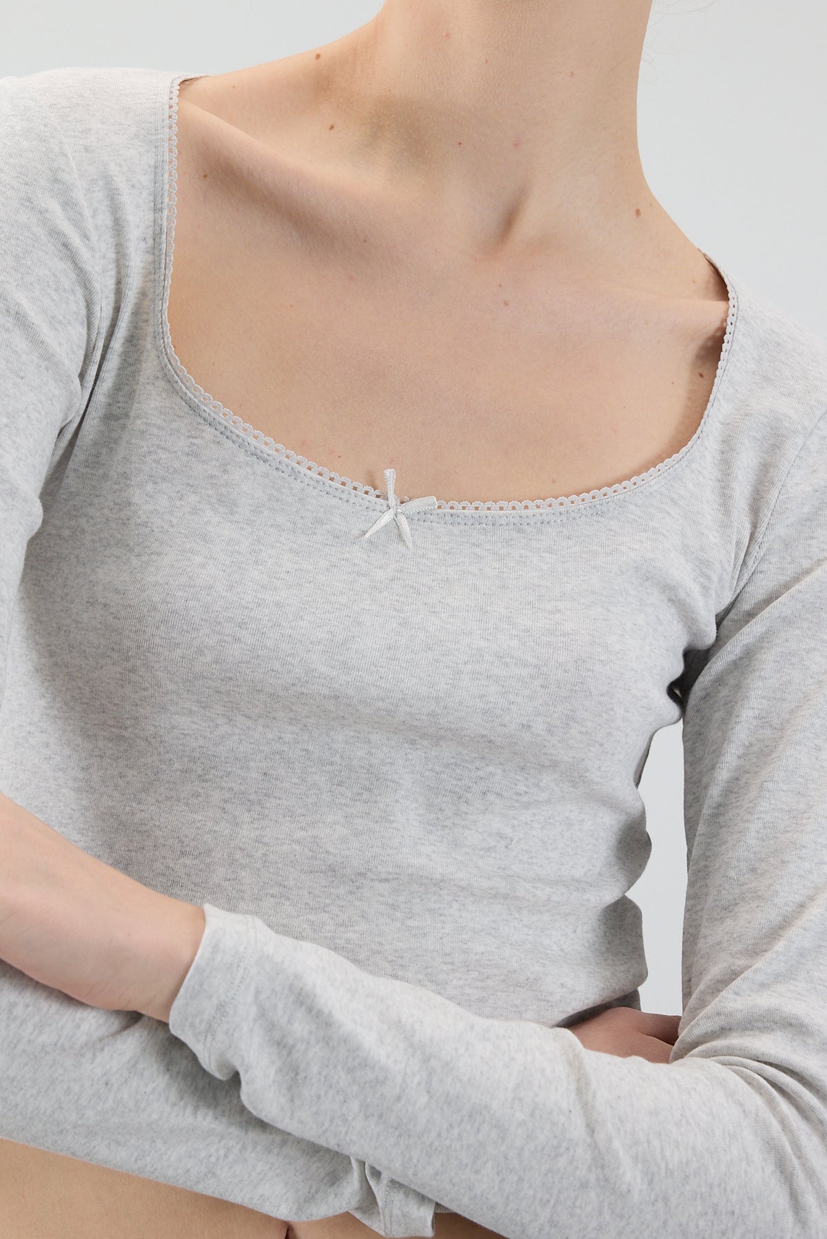 Snow-Melange_U-Neck-Long-Sleeve-Blouse-with-Bow-addax