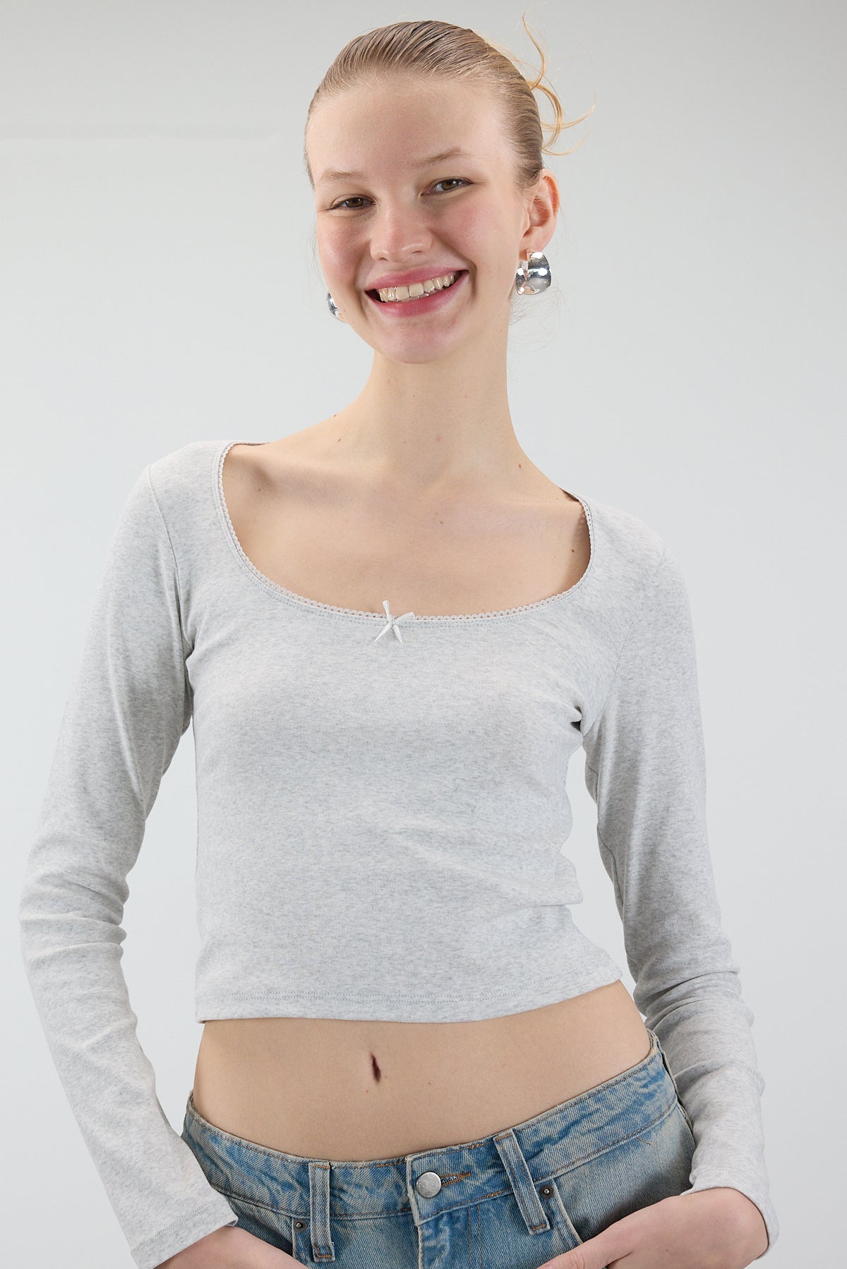 Snow-Melange_U-Neck-Long-Sleeve-Blouse-with-Bow-addax