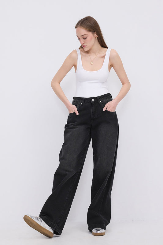 White_U-Neck-Basic-Undershirt-addax