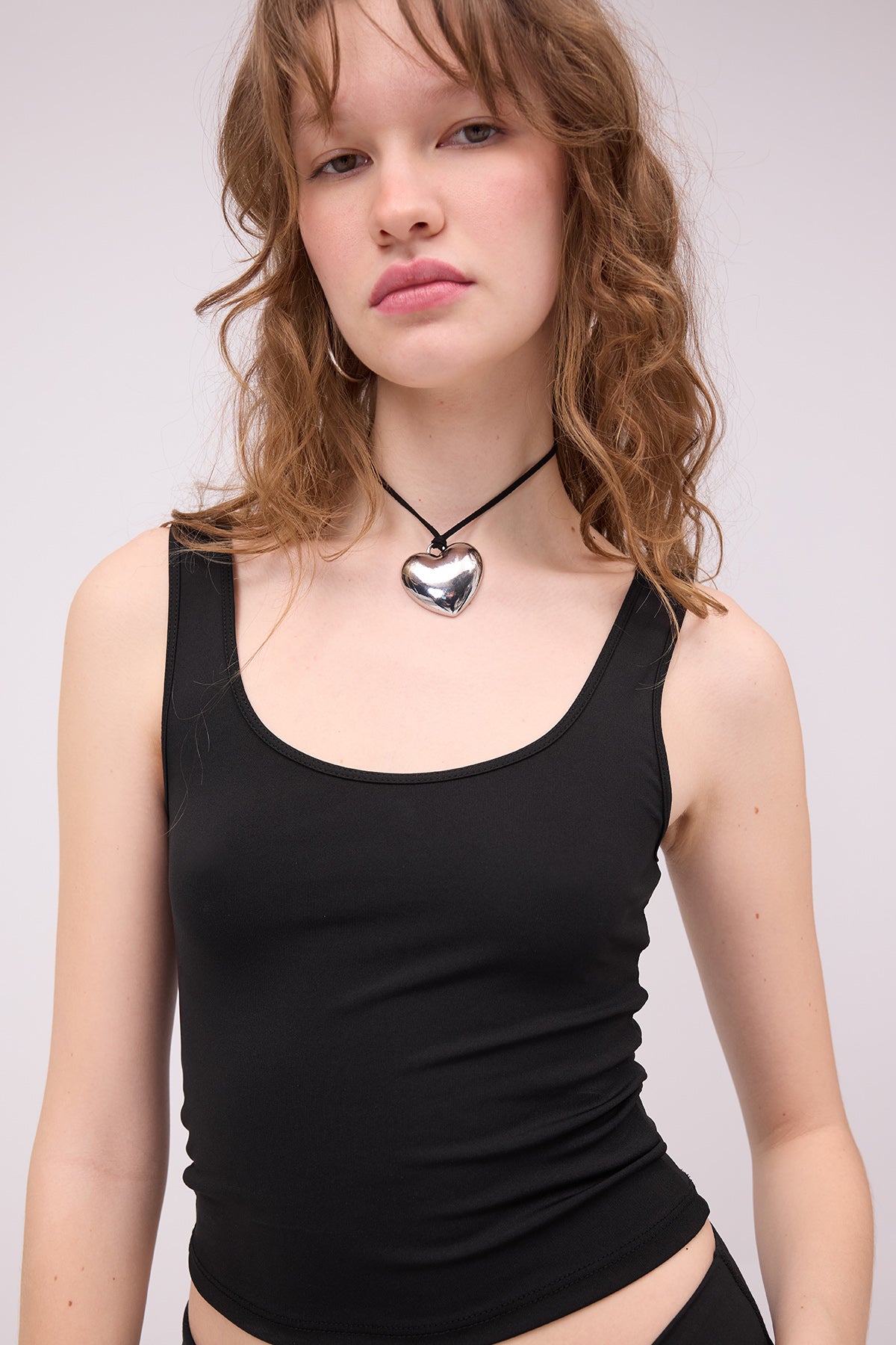 Black_U-Neck-Basic-Undershirt-addax