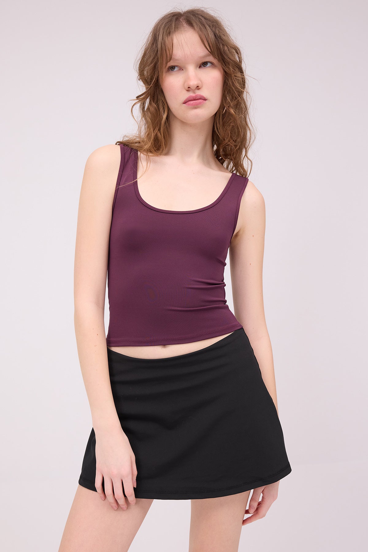 Gardenia_U-Neck-Basic-Undershirt-addax