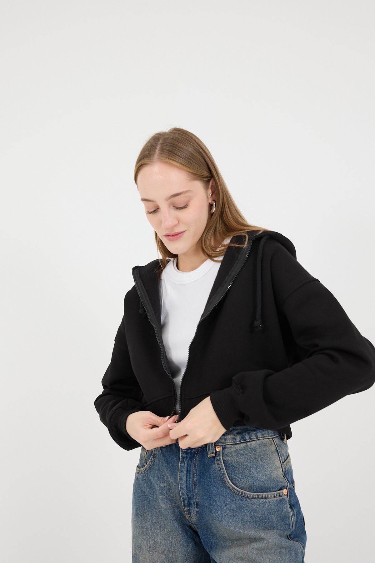 Black_Raised-Zipper-Sweatshirt-addax