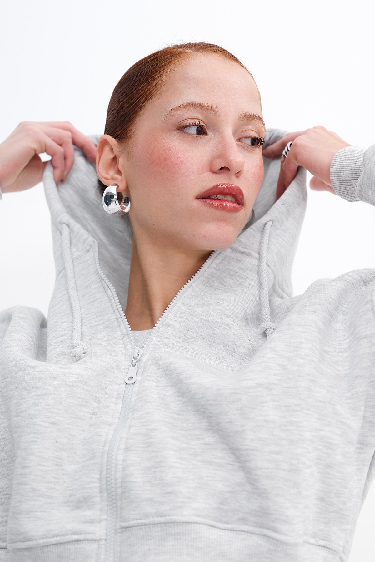 Snow-Melange_Raised-Zipper-Sweatshirt-addax