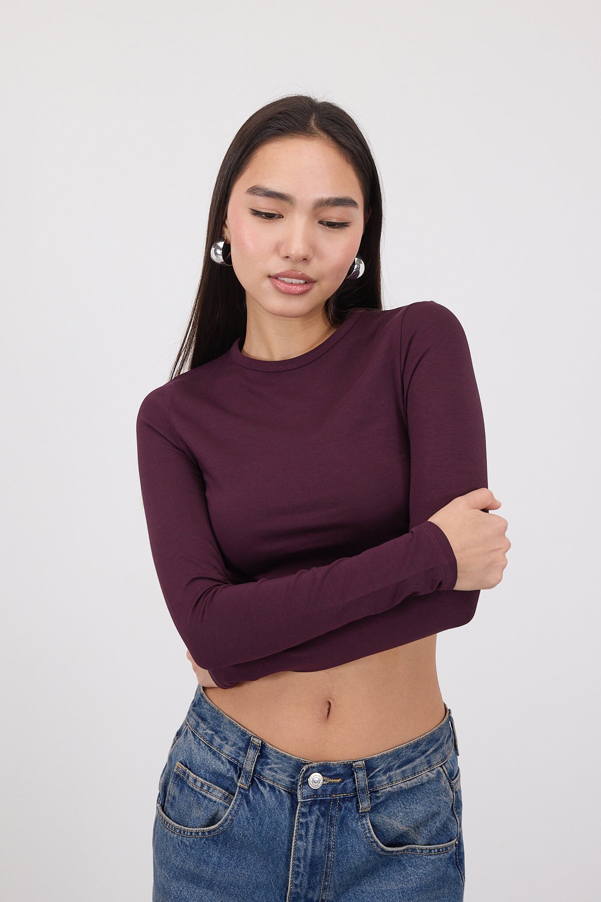 Gardenia_Crew-Neck-Basic-Blouse-with-Gathered-addax