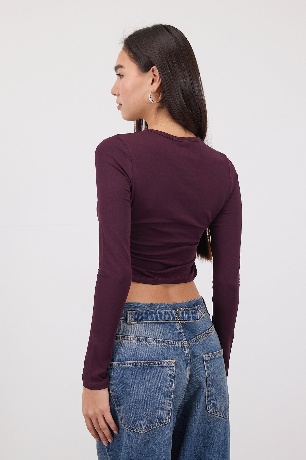 Gardenia_Crew-Neck-Basic-Blouse-with-Gathered-addax