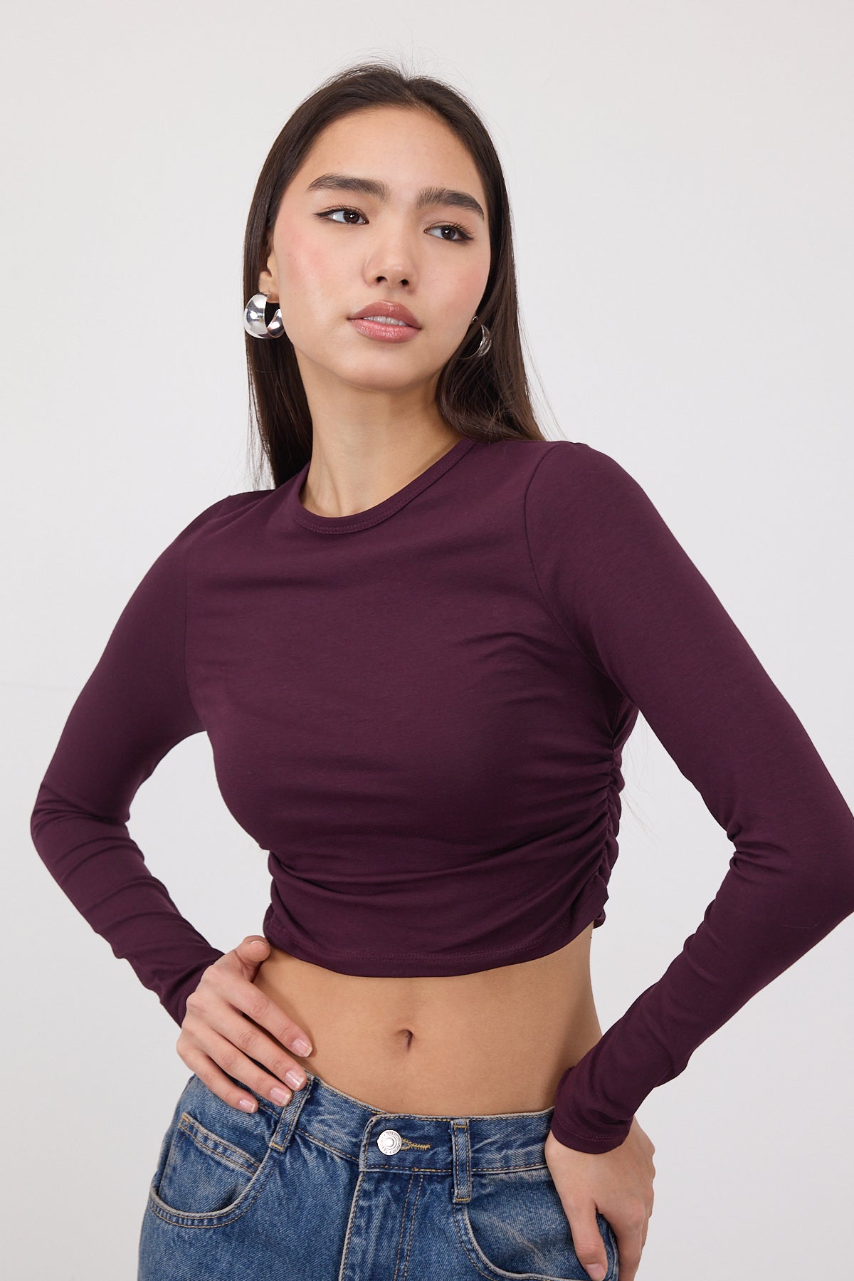 Gardenia_Crew-Neck-Basic-Blouse-with-Gathered-addax