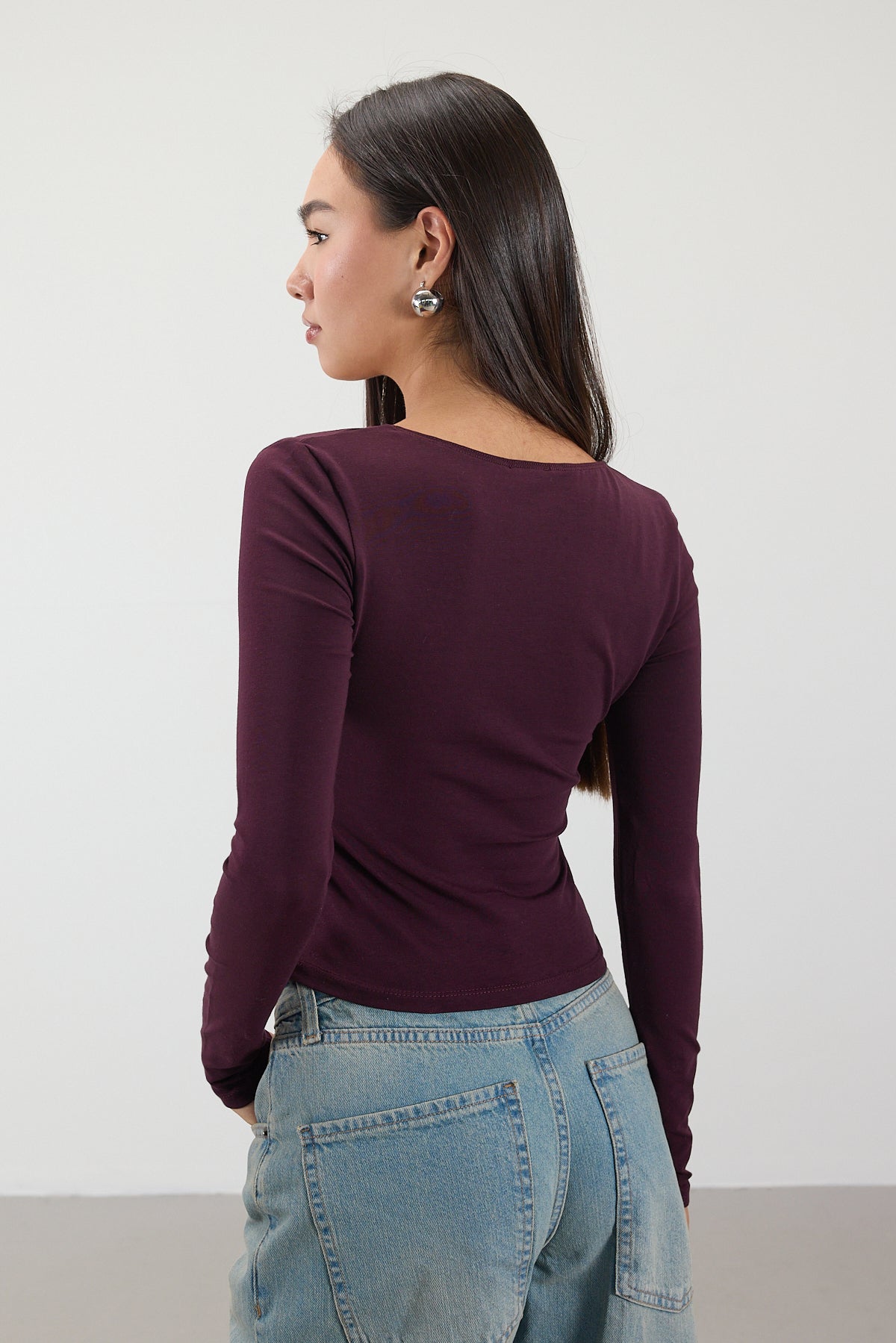 Gardenia_U-Neck-Long-Sleeve-Basic-Blouse-addax