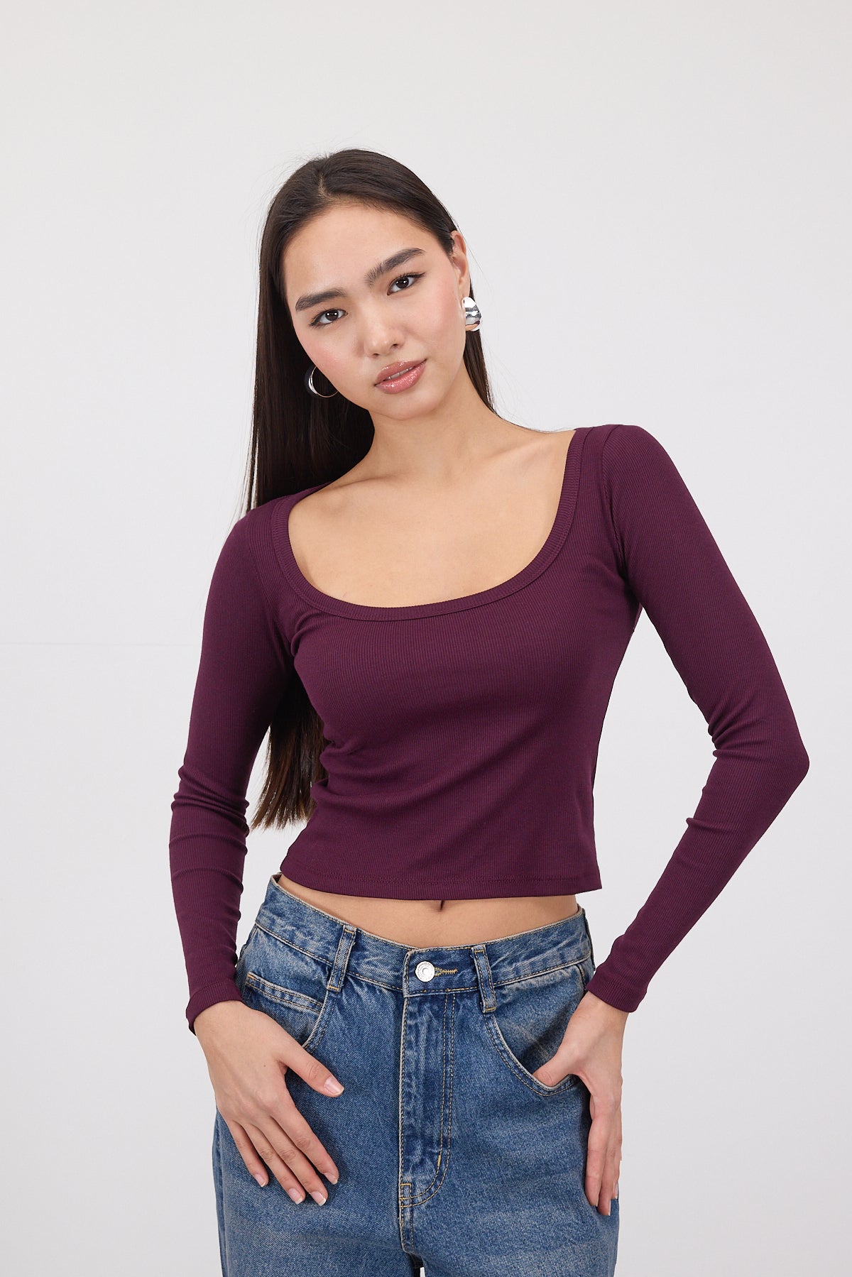 Gardenia_U-Neck-Long-Sleeve-Modal-Top-addax