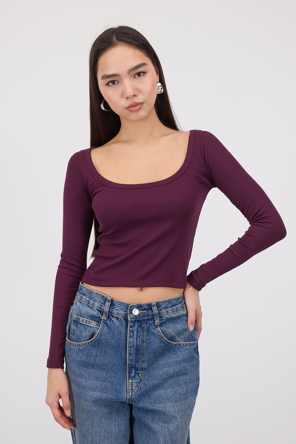 Gardenia_U-Neck-Long-Sleeve-Modal-Top-addax
