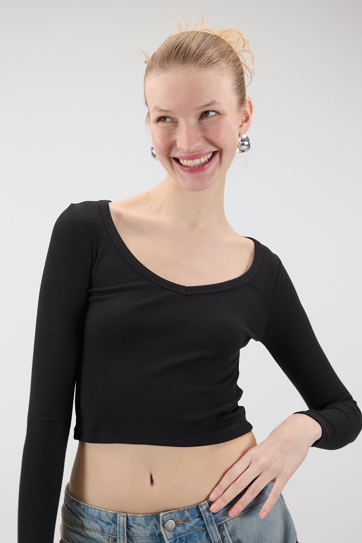 Black_V-Neck-Long-Sleeve-Modal-Top-addax