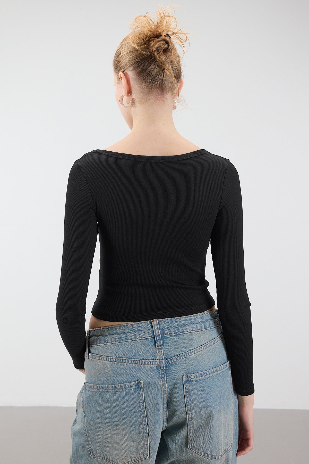 Black_V-Neck-Long-Sleeve-Modal-Top-addax