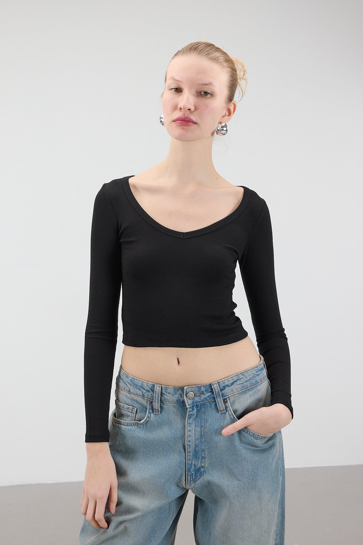 Black_V-Neck-Long-Sleeve-Modal-Top-addax