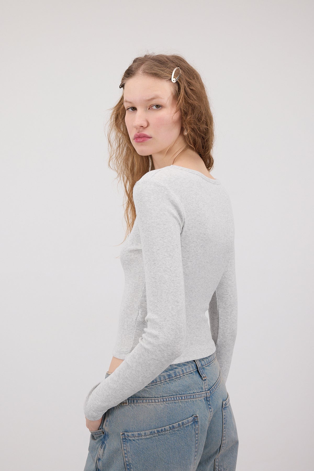 Snow-Melange_V-Neck-Long-Sleeve-Modal-Top-addax