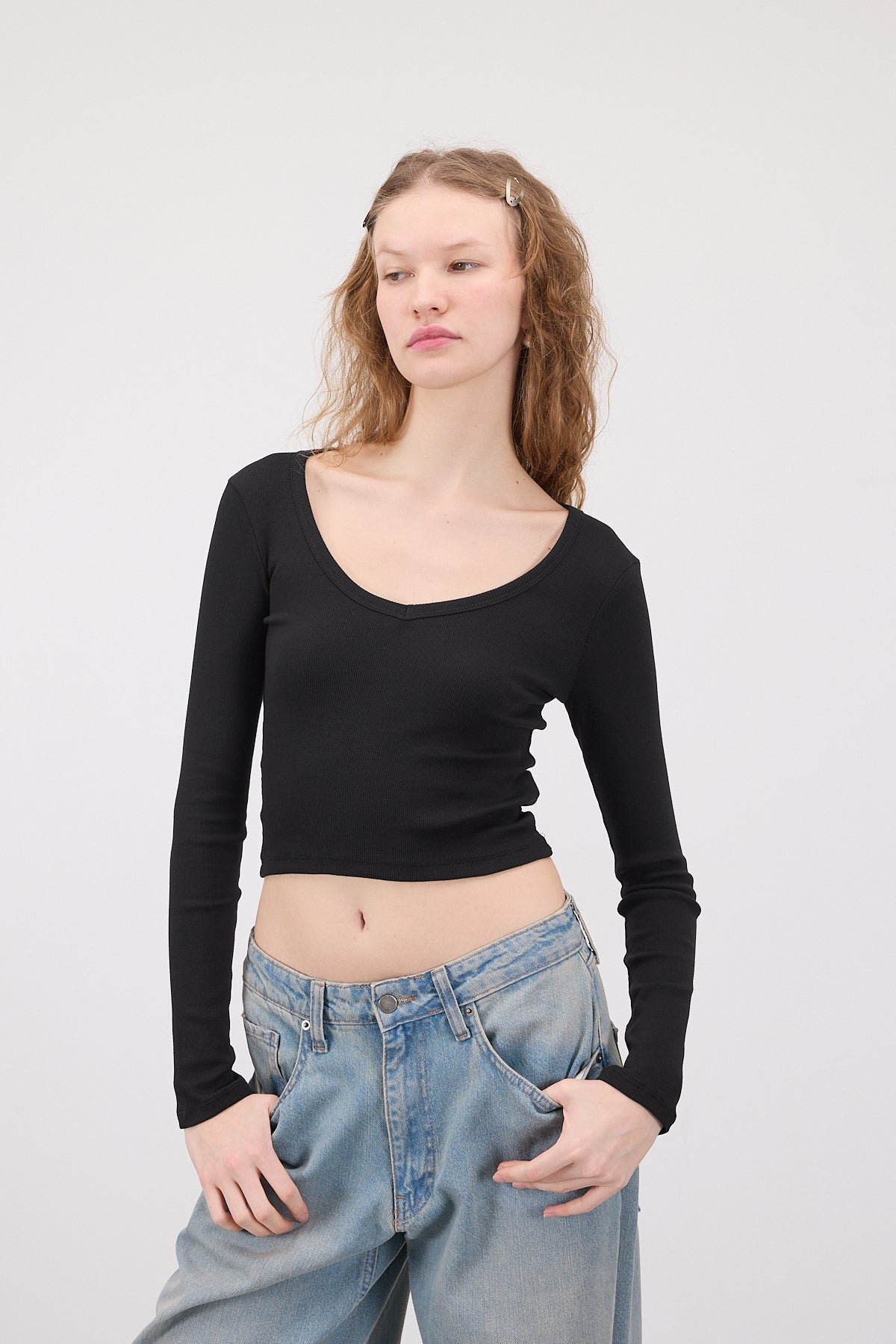 Black_V-Neck-Long-Sleeve-Crop-Top-addax